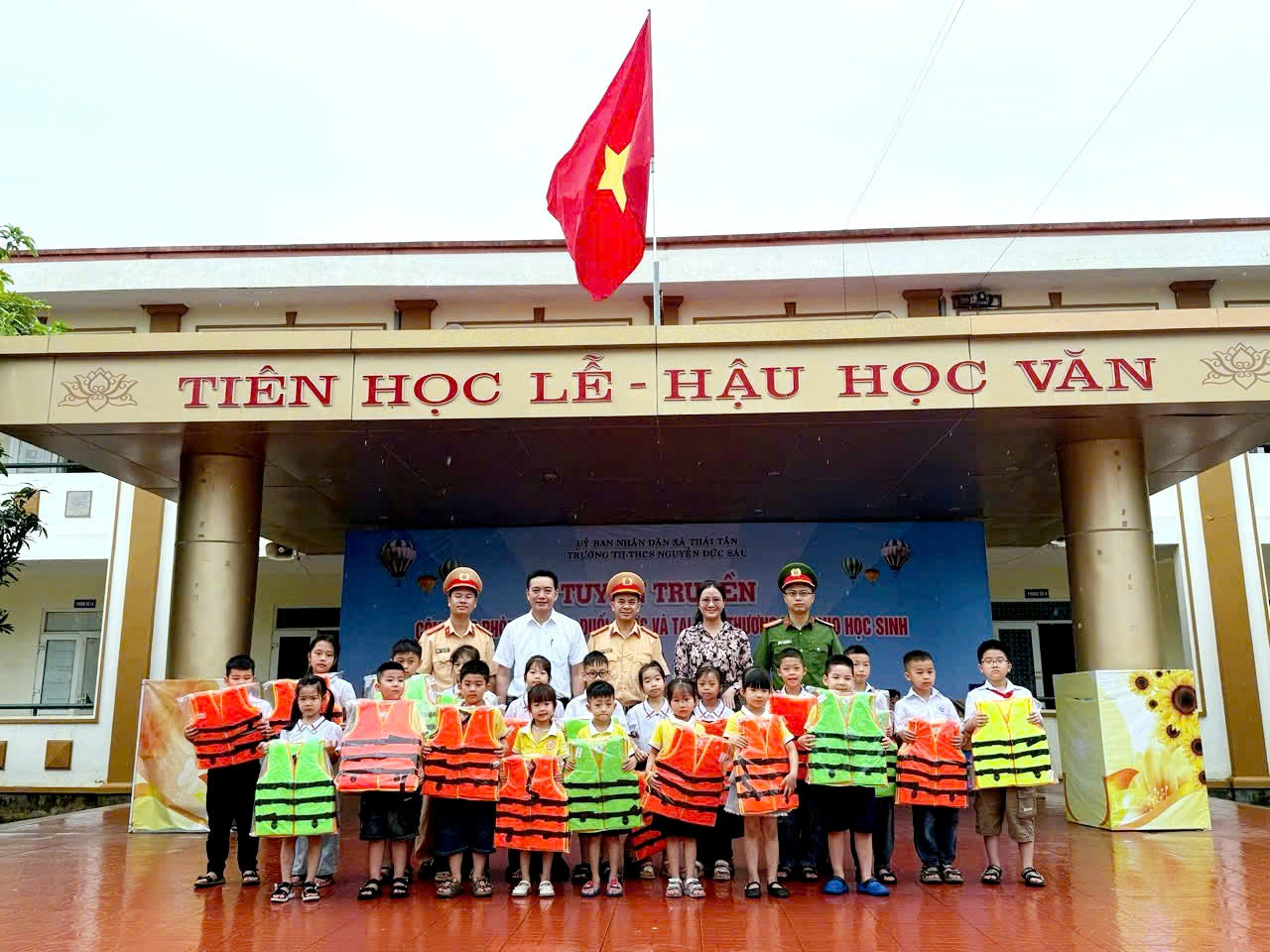 Công an xã Thái Tân tuyên truyền kỹ năng phòng, chống đuối nước và tai nạn thương tích cho học sinh
